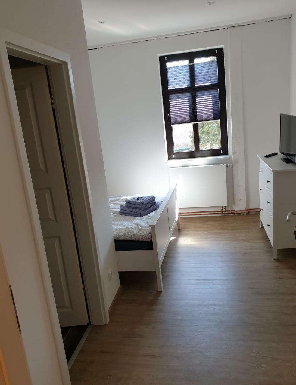 Turmklause Hotel Luckenwalde Bagian luar foto